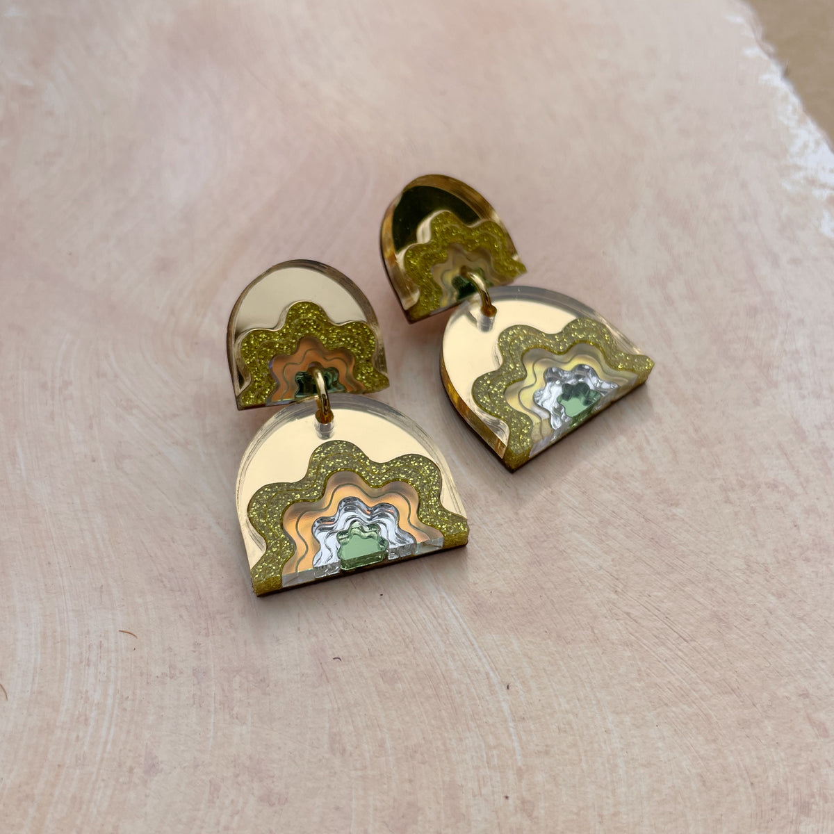 Wiggle Arch Drop Earrings in Gold