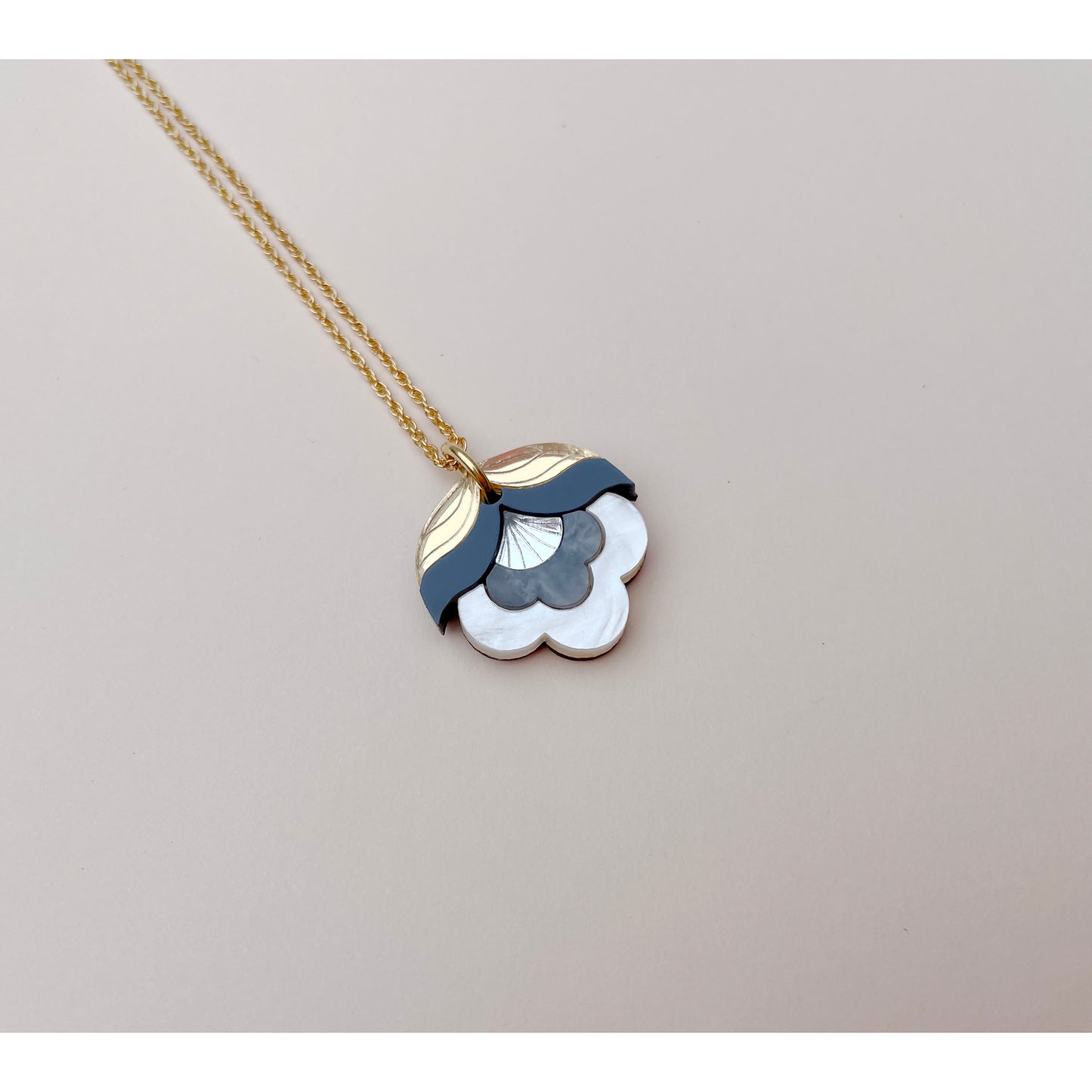 Anna Floral Pendant Necklace