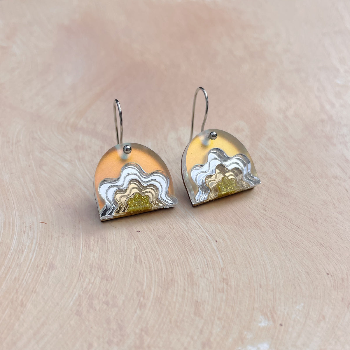 Mini Wiggle Arch Drop Earrings in Frost Iridescent