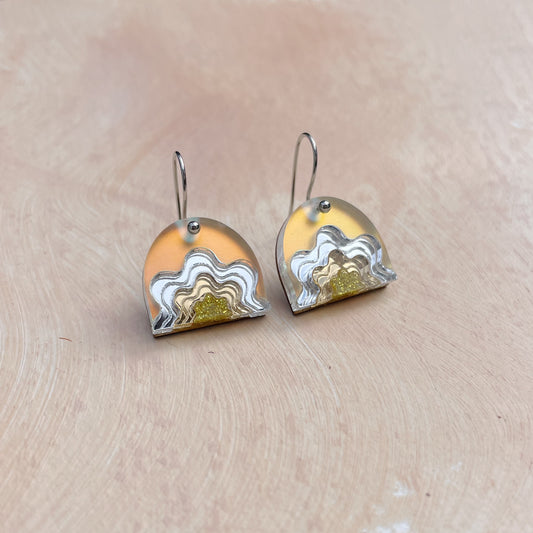 Mini Wiggle Arch Drop Earrings in Frost Iridescent
