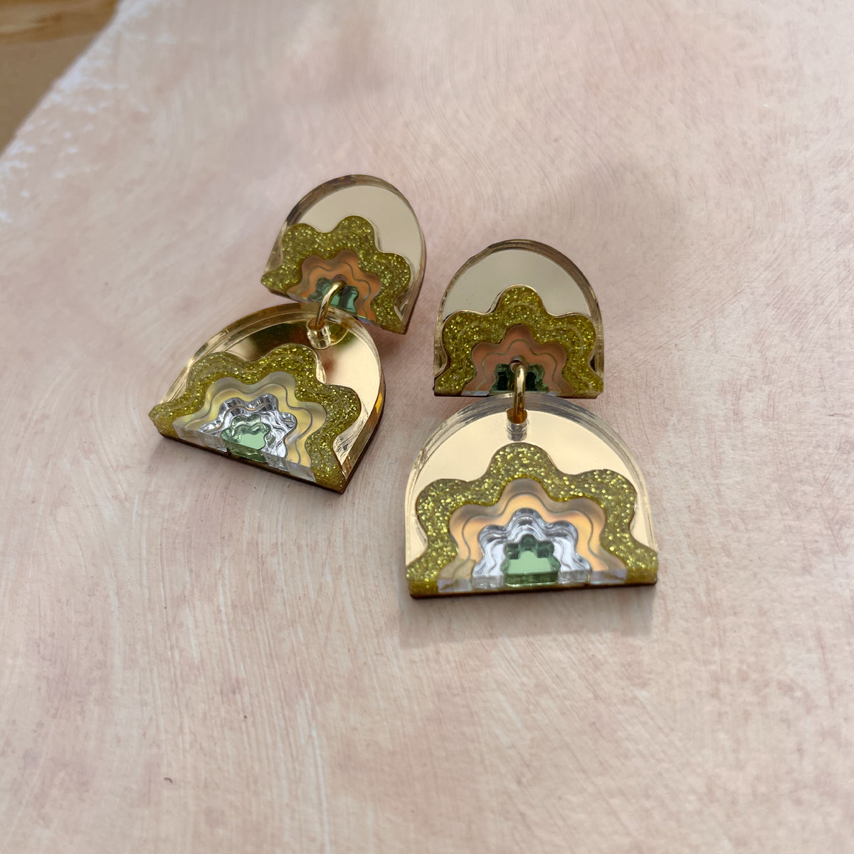 Wiggle Arch Drop Earrings in Gold