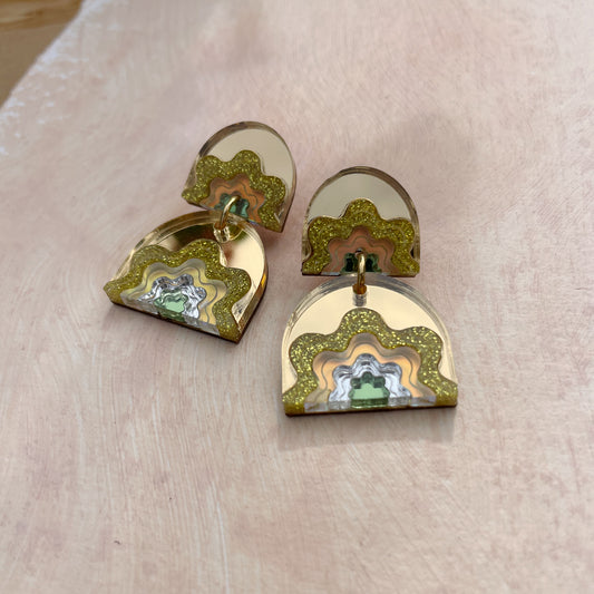 Wiggle Arch Drop Earrings in Gold