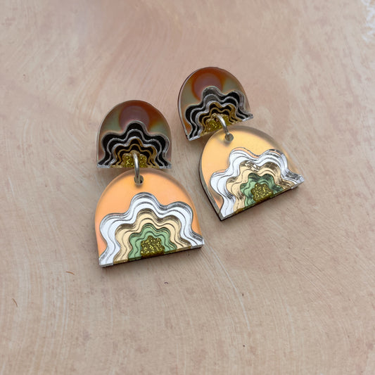 SAMPLE / SECOND: Wiggle Arch Drop Earrings in Frost Iridescent