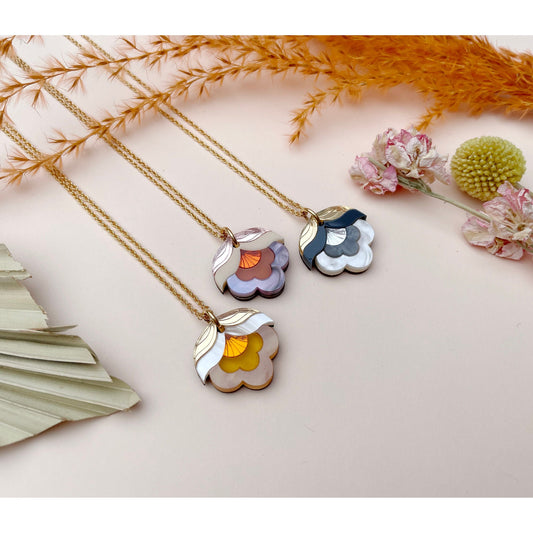 Anna Floral Pendant Necklace