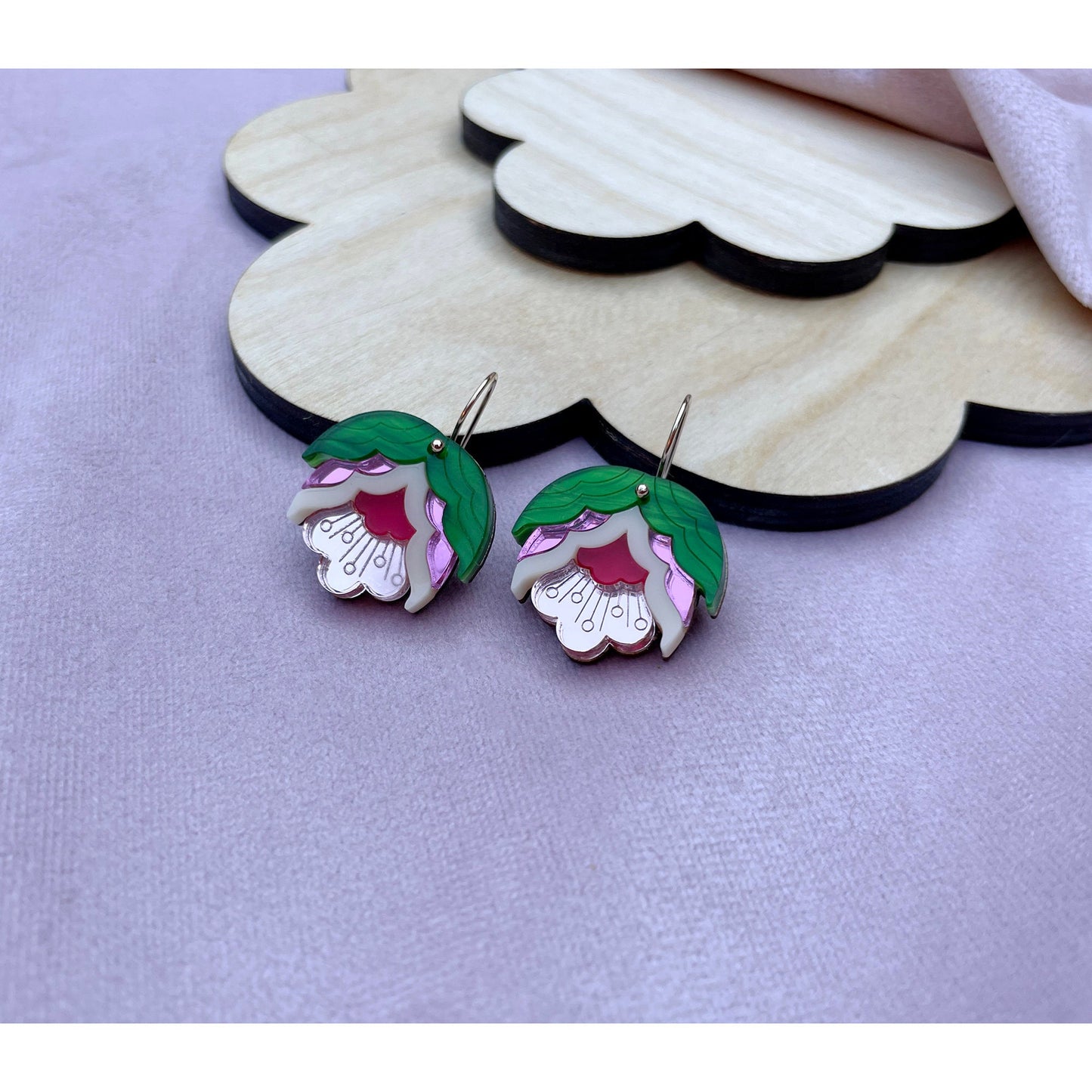 Nell Retro Flower Drop Earrings