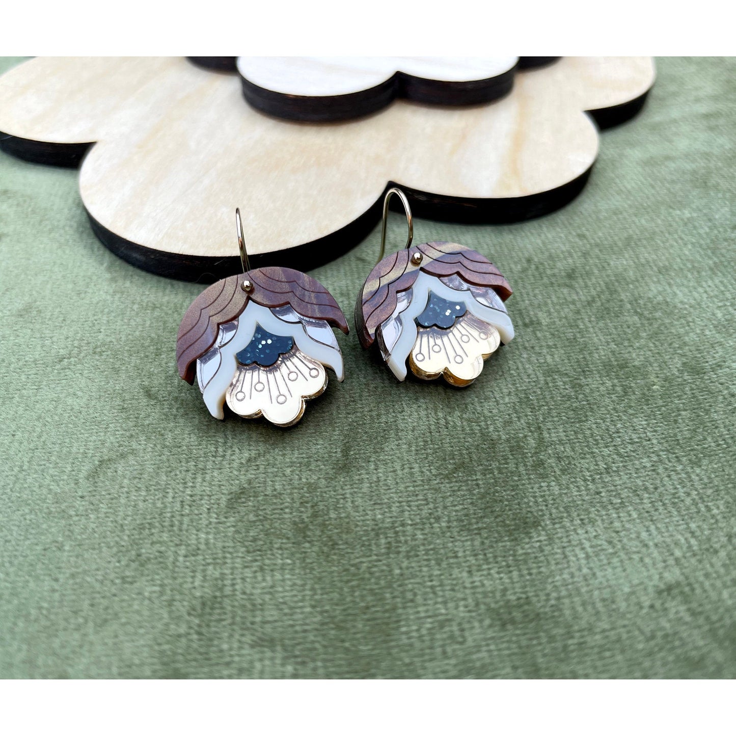 Nell Retro Flower Drop Earrings
