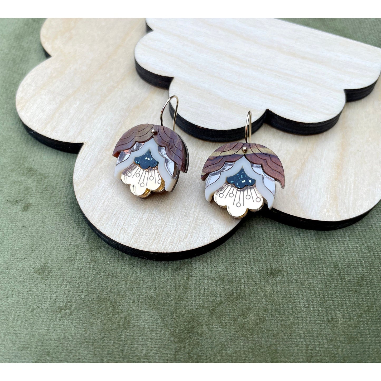 Nell Retro Flower Drop Earrings