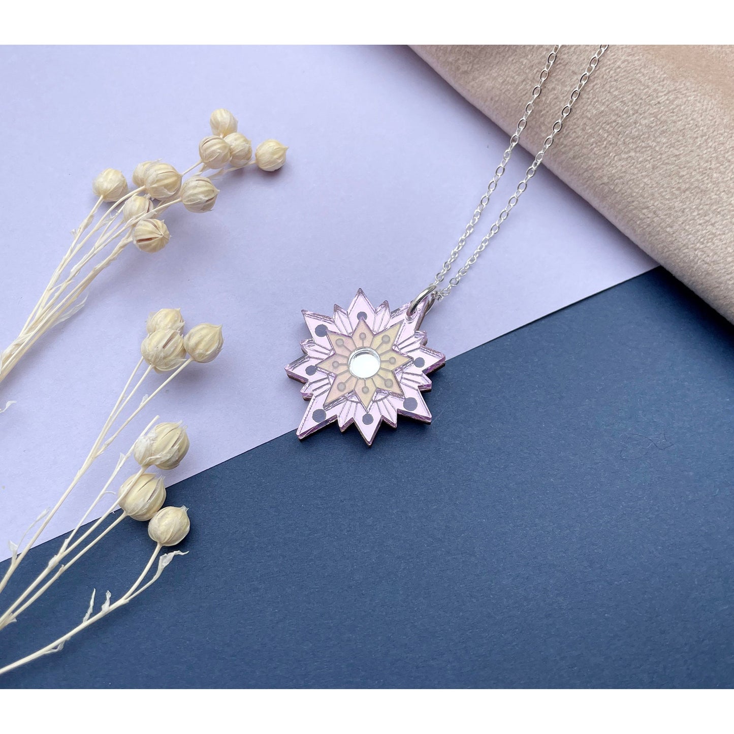 Aurora Star Pendant Necklace in Lilac