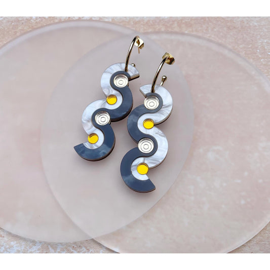 Wiggle Dot Hoop Earrings in Pearl, Gold and Grey