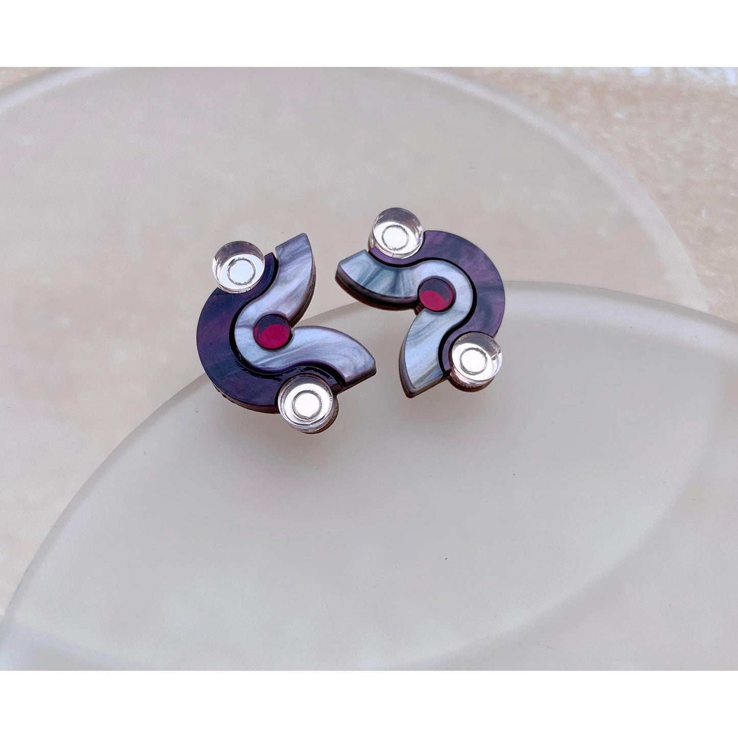 Wiggle Dot Stud Earrings