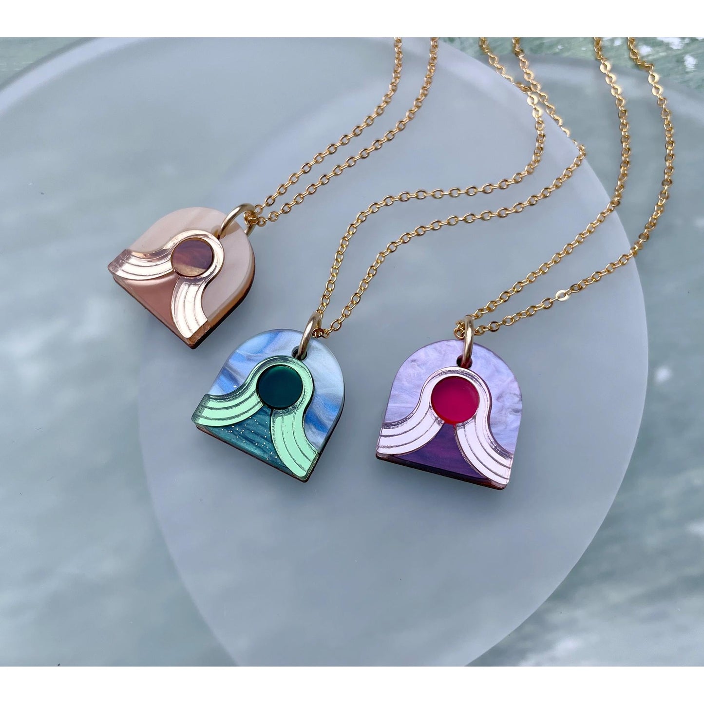 Mini Arch Dot Arch Pendant Necklace