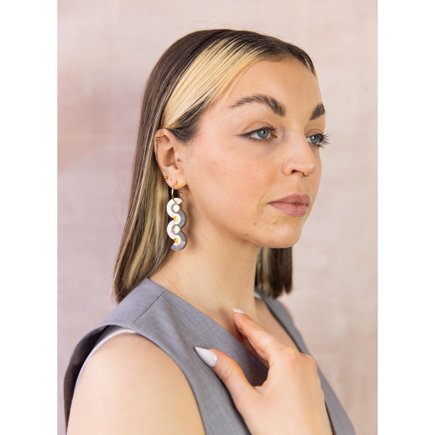 Wiggle Dot Hoop Earrings in Pearl, Gold and Grey