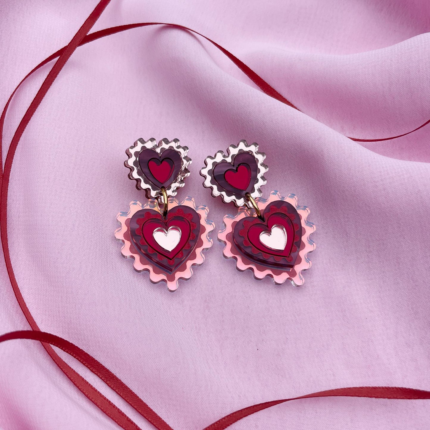 Iridescent Wiggle Heart Statement Earrings in Wine