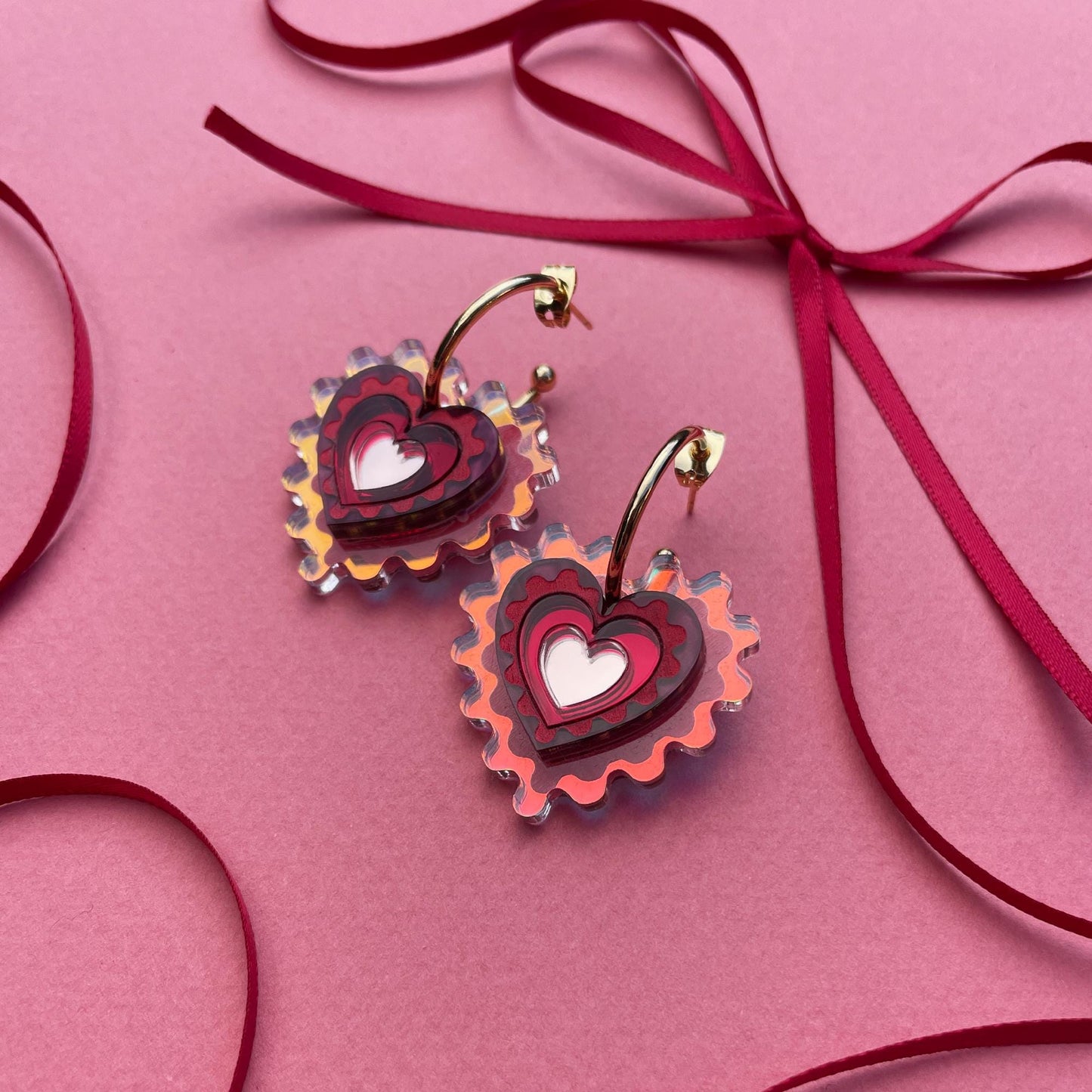 Iridescent Wiggle Heart Hoop Earrings in Wine