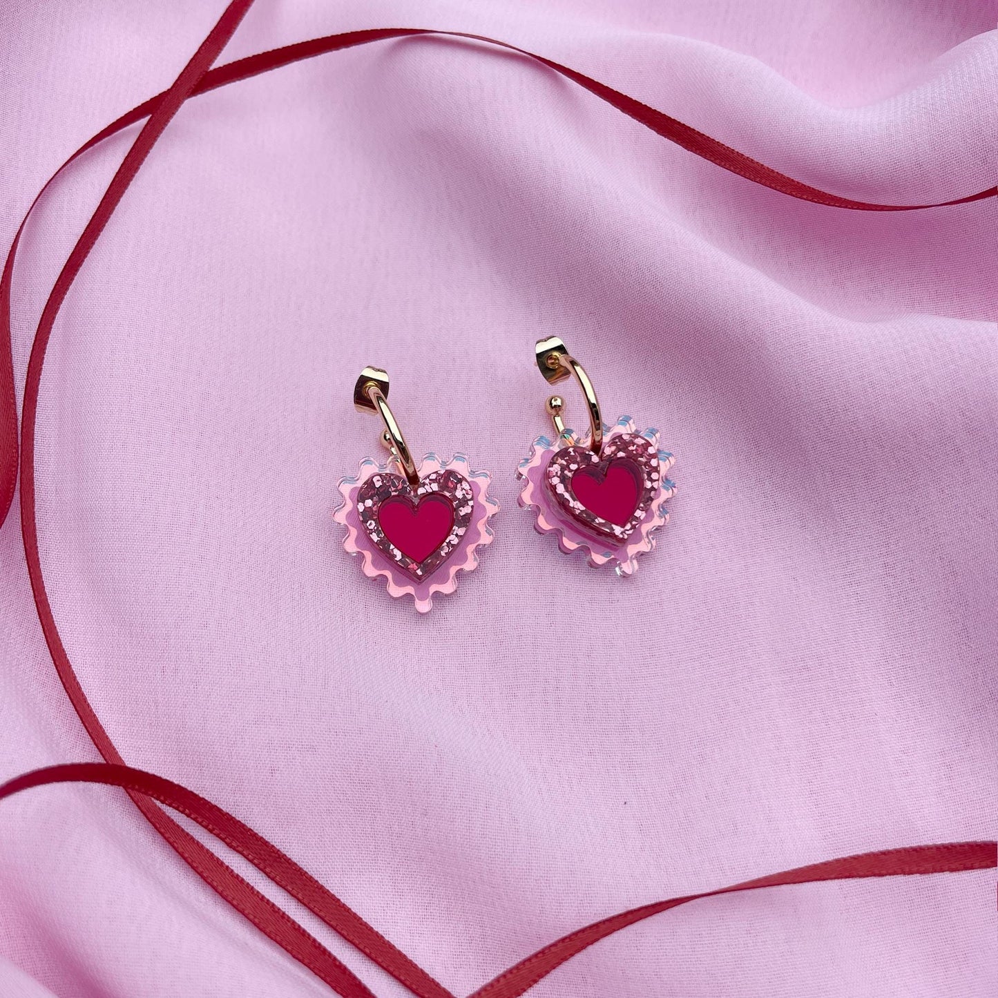 Iridescent Mini Wiggle Heart Hoops